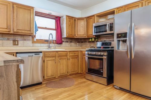 26 Jacob Ln, Lee, NH 03861-6331