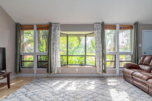 326 Shadow Bay Dr, Orlando, FL 32825-3715