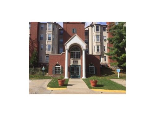 240 Fox Hollow Dr, Cleveland OH 44124-6128 exterior