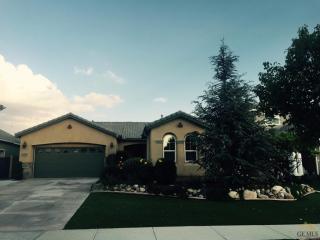 10615 Topiary Dr, Bakersfield, CA 93306-7810