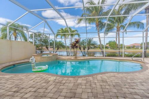 8506 Deimille Ct, Naples FL  34114-2712 exterior