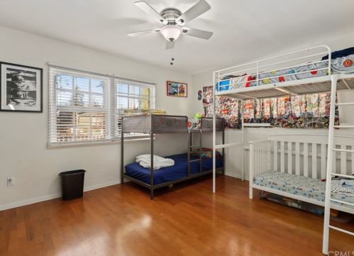 7356 Leescott Ave, Van Nuys CA  91406-2629 exterior