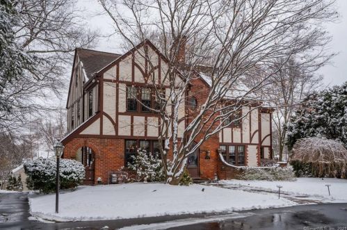 220 Main St, Hartford, CT 06109-2340