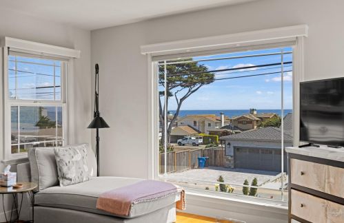 925 Balboa Ave, Del Monte Park CA  93950-2203 exterior