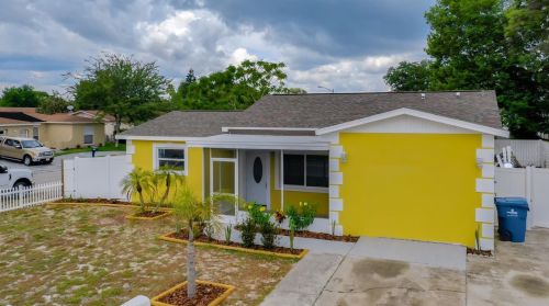 9750 Baxley Ln, Port Richey, FL 34668-4201