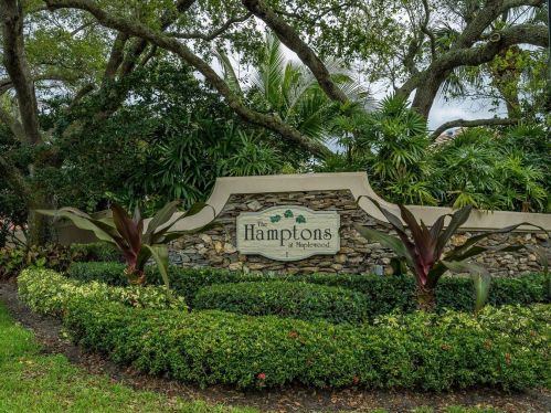 100 Hampton Dr, Jupiter FL  33458-8101 exterior