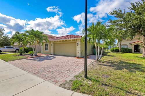 2050 Providence Pl, Fort Pierce, FL 34953-4385