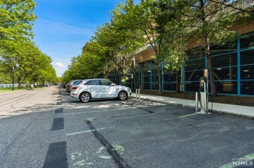 502 Rutledge Ct, Edgewater NJ  07020-1662 exterior