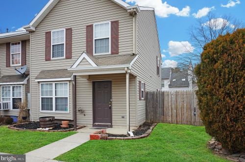 75 Grant Ln, Berlin Boro, NJ 08009-9471