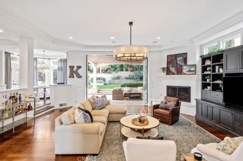 916 9th St, Manhattan Beach CA  90266-5953 exterior
