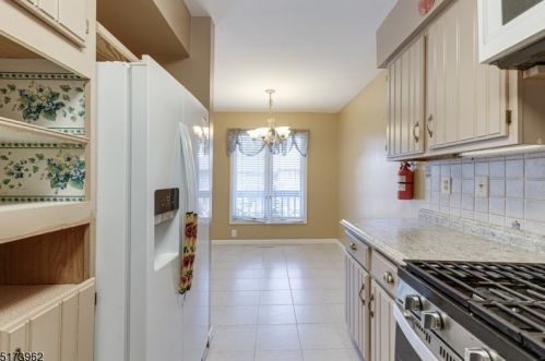 61 Woodland Dr, West Paterson NJ  07424-3707 exterior