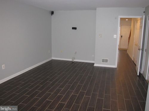 4019 Cressida Pl, Woodbridge VA  22192-7620 exterior