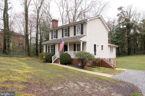 129 Oak Ridge St, Bowling Green, VA 22427-9301
