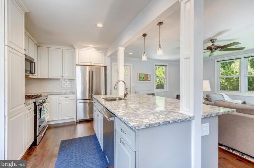 6710 Chestnut Ave, Falls Church VA  22042-2112 exterior