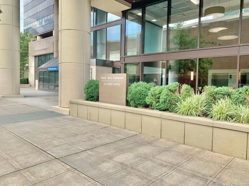 127 Greyrock Pl, Stamford CT  06901-3100 exterior