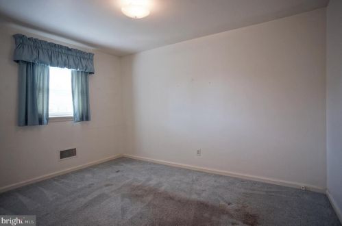 8 Brentwood Rd, Camp Hill PA  17011-2503 exterior