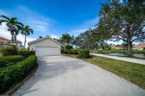 4708 Rio Poco Ct, Naples, FL 34109-3364