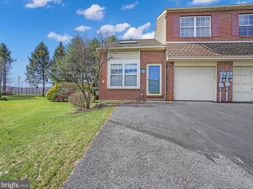 412 Independence Ct, Blandon, PA 19510-9690