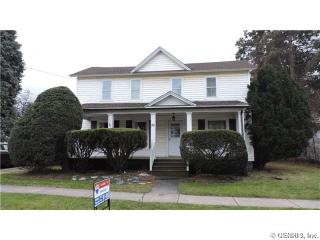 20 Maple Ave, Lyndonville, NY 14098-9600