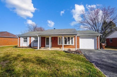 204 Oswald Dr, Englewood, OH 45322-3049