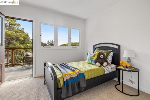 490 Panoramic Way, Berkeley CA 94704-2540 exterior