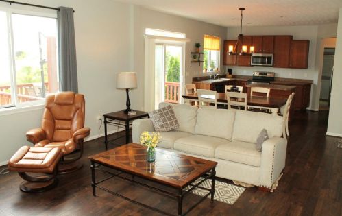 1272 Misty Lake Ln, Stonelick, OH 45103-1184