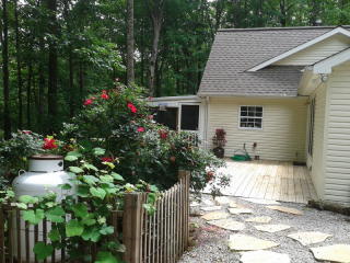 466 Cove Rd, Monterey, TN 38574-7050