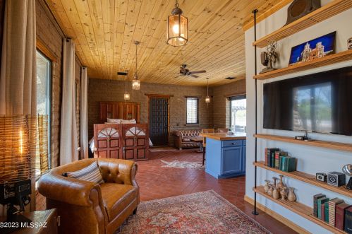 5051 Caballo Rd, Tucson, AZ 85746-8833