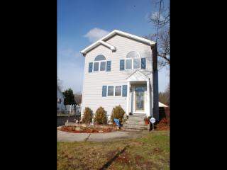 47 Cherry Ave, Holtsville NY  11742-1750 exterior