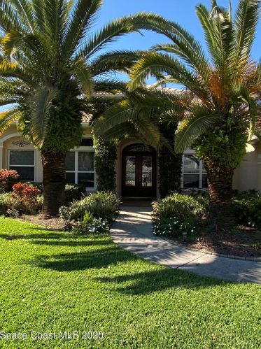3700 Oakhill Dr, Titusville, FL 32780-3521