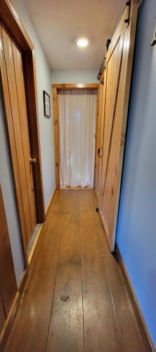 9 Hemlock St, Hillsboro NH  03244-5027 exterior