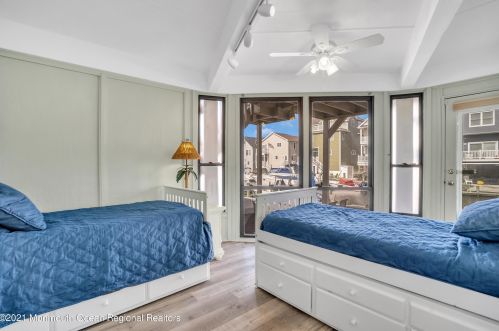 406 Eisenhower Ave, Pelican Island NJ  08751-1625 exterior