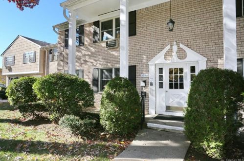 262 Parkside Dr, Airmont, NY 10901-7856