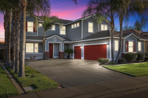2815 Buckskin Way, Riverbank, CA 95367-9436