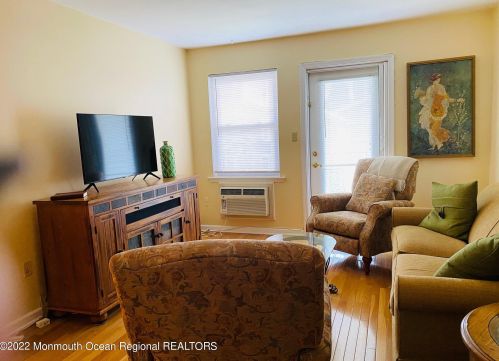 65 Whitefield Ave, Ocean Grove, NJ 07756-1278