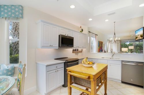 4800 Yacht Harbor Dr, Naples, FL 34112-4296