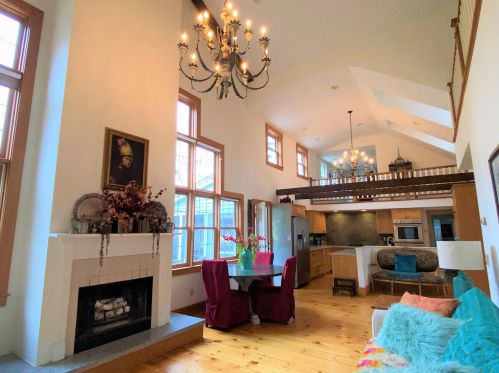 73 Main St, Hopkinton NH  03229-3003 exterior