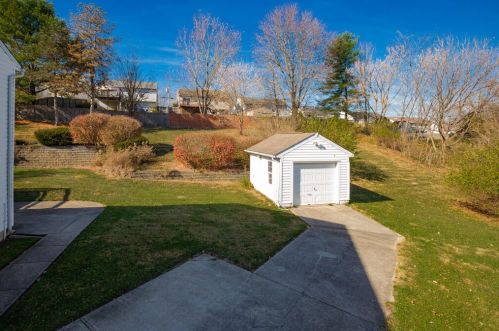 9154 Juniper Ln, Covington, KY 41017-9404