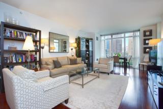 300 55th St, New York NY  10019-5138 exterior