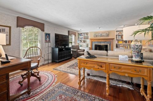 1545 Allison Dr, Pittsburgh, PA 15241-2601