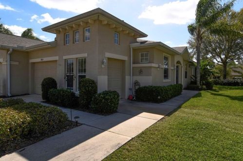 2032 Inverness Greens Dr, Ruskin, FL 33573-7220