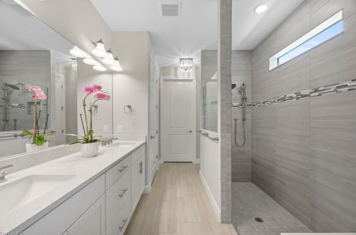 2727 Aviamar Cir, Naples FL 34114-9756 exterior