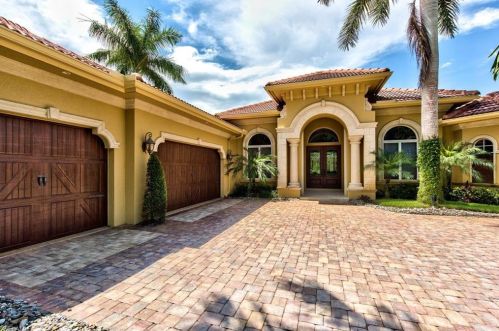 3824 Mahogany Bend Dr, Naples FL  34114-6425 exterior