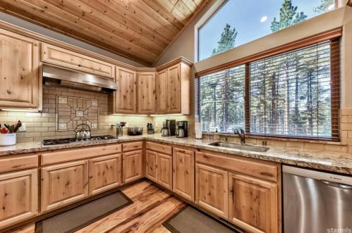 1393 Wildwood Ave, South Lake Tahoe CA  96150-8621 exterior