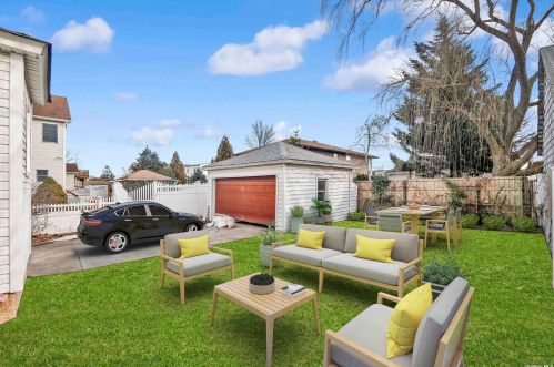 1327 Scimitar Ave, Floral Park NY  11003-3312 exterior