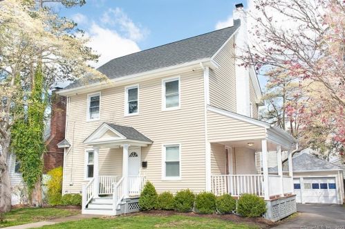 32 Atwater St, Bridgeport, CT 06604-2203