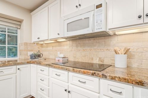 607 Oak Grove Dr, Glendora CA  91741-2258 exterior