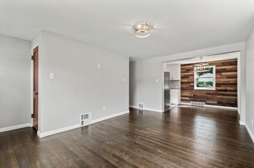 303 Violet Dr, New Kensington PA  15068-3337 exterior