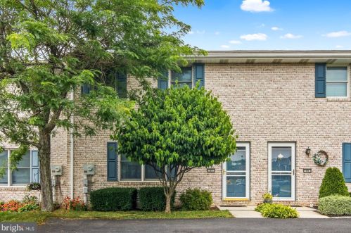 97 Lee Ann Ct, West Enola, PA 17025-1937