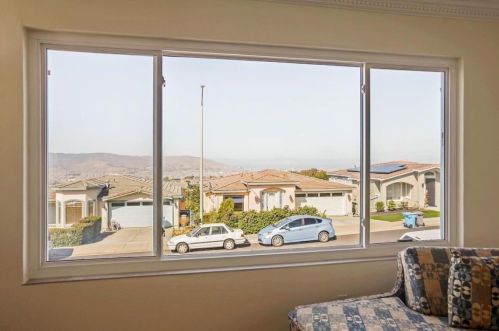271 Goodwin Dr, San Bruno CA  94066-1660 exterior